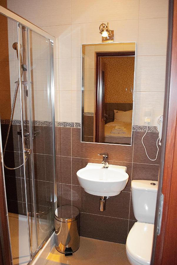 Redwood Hostel Люблин Екстериор снимка