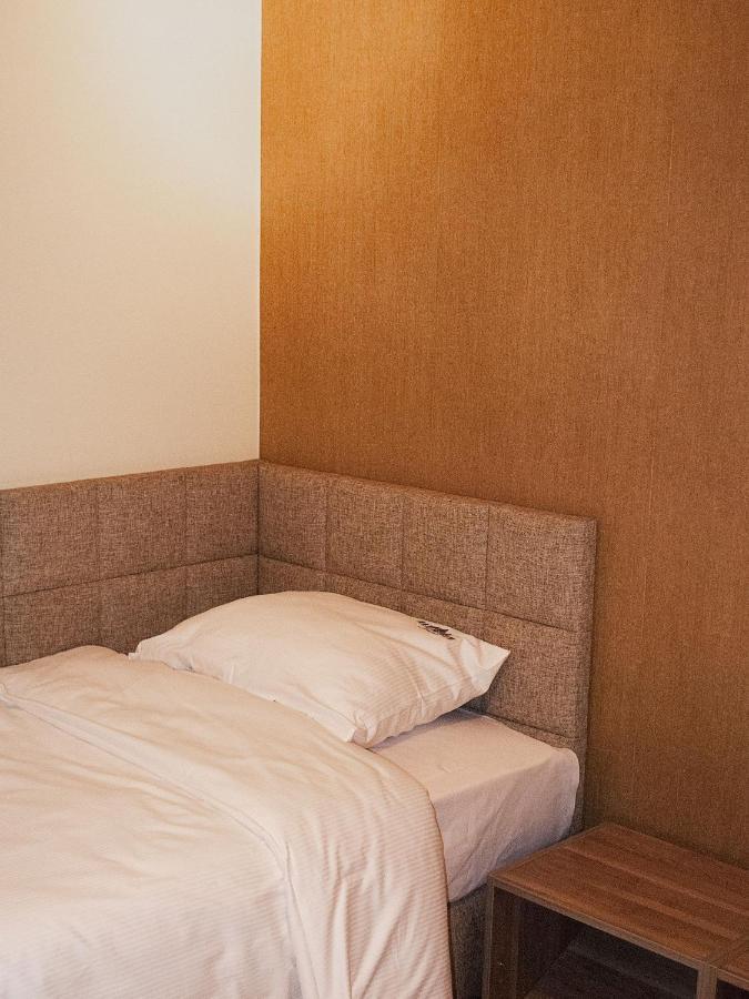 Redwood Hostel Люблин Екстериор снимка