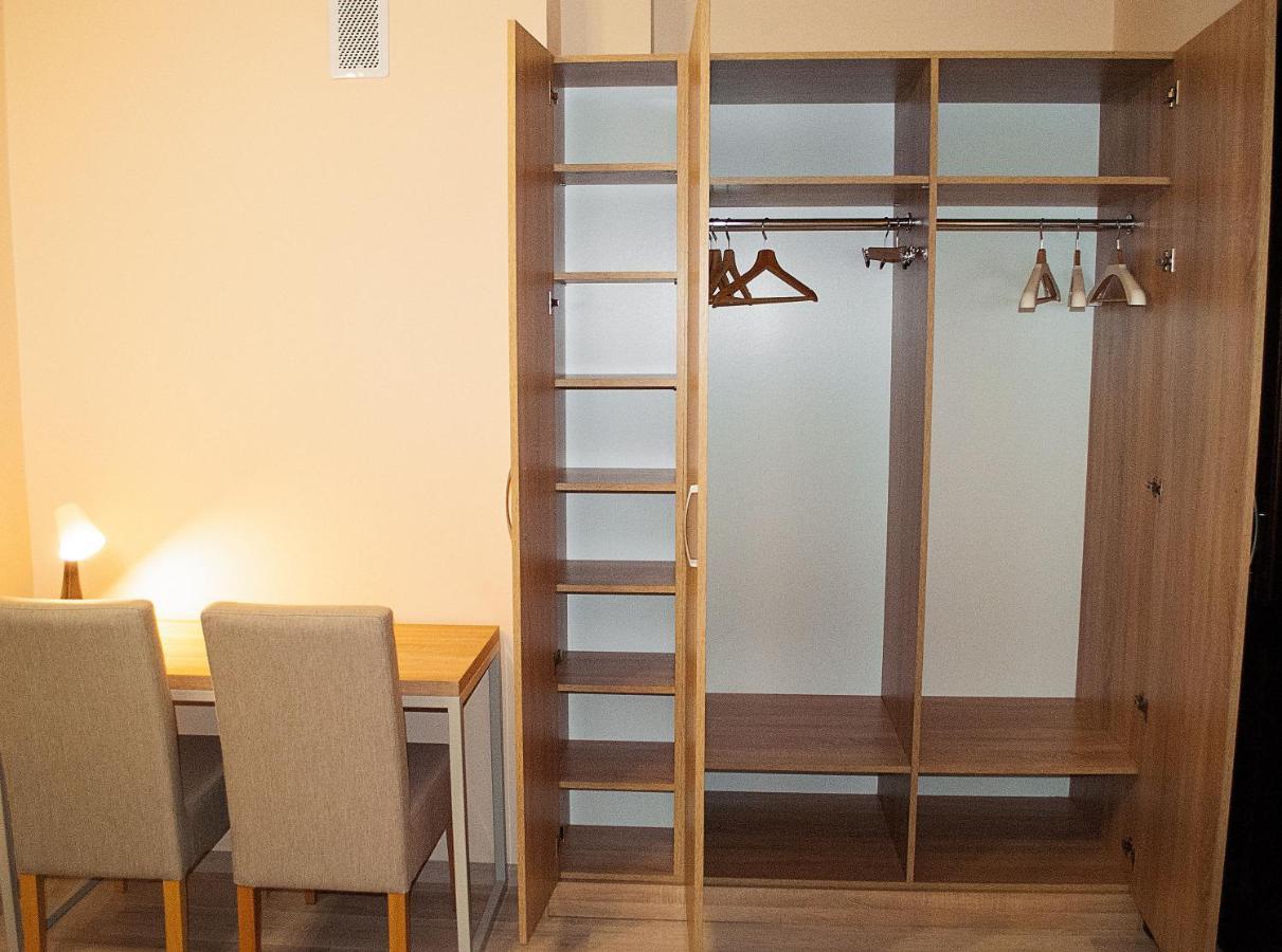 Redwood Hostel Люблин Екстериор снимка
