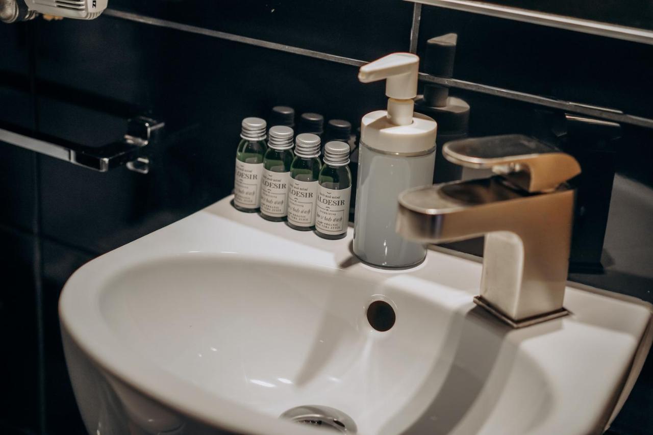 Redwood Hostel Люблин Екстериор снимка