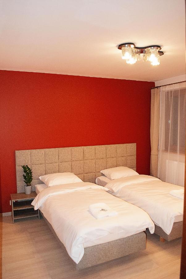 Redwood Hostel Люблин Екстериор снимка