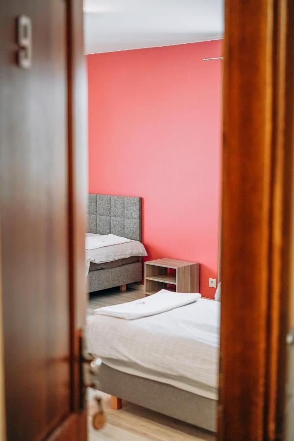 Redwood Hostel Люблин Екстериор снимка