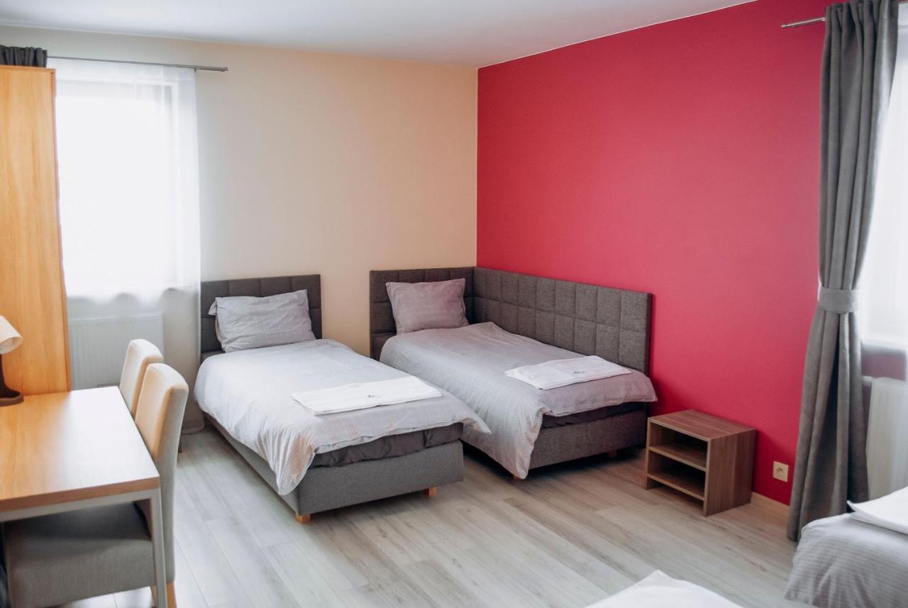 Redwood Hostel Люблин Екстериор снимка
