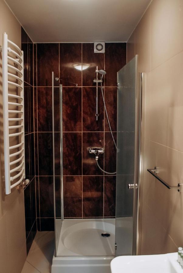 Redwood Hostel Люблин Екстериор снимка